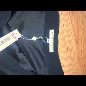 Trina Turk Ladies Shorts Size 6 New With Tags